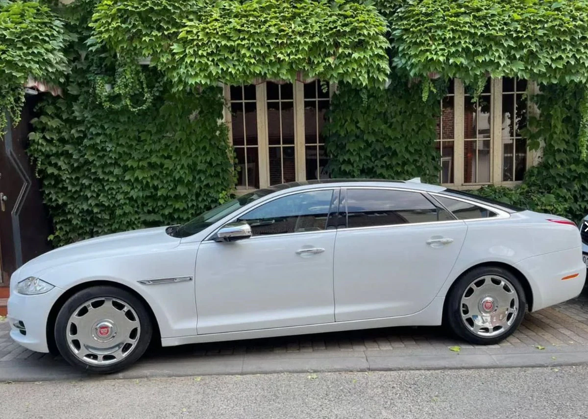 Jaguar XJ