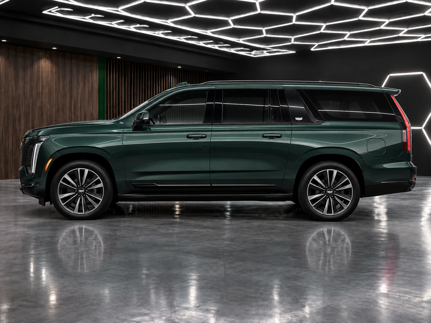 Cadillac Escalade на штатных дисках — до примерки